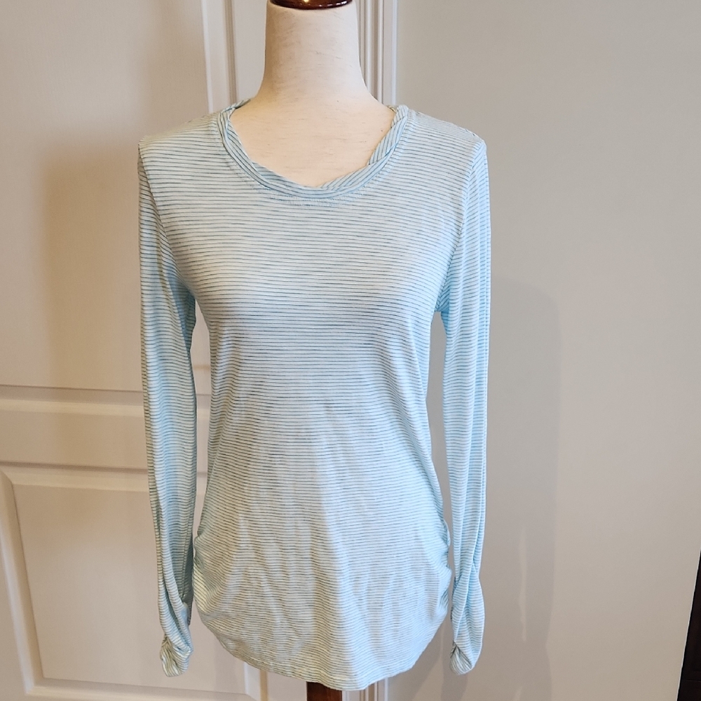 Mod-O-Doc Sundance Blue Striped Top With Ruched Sides And Sleeves Medium